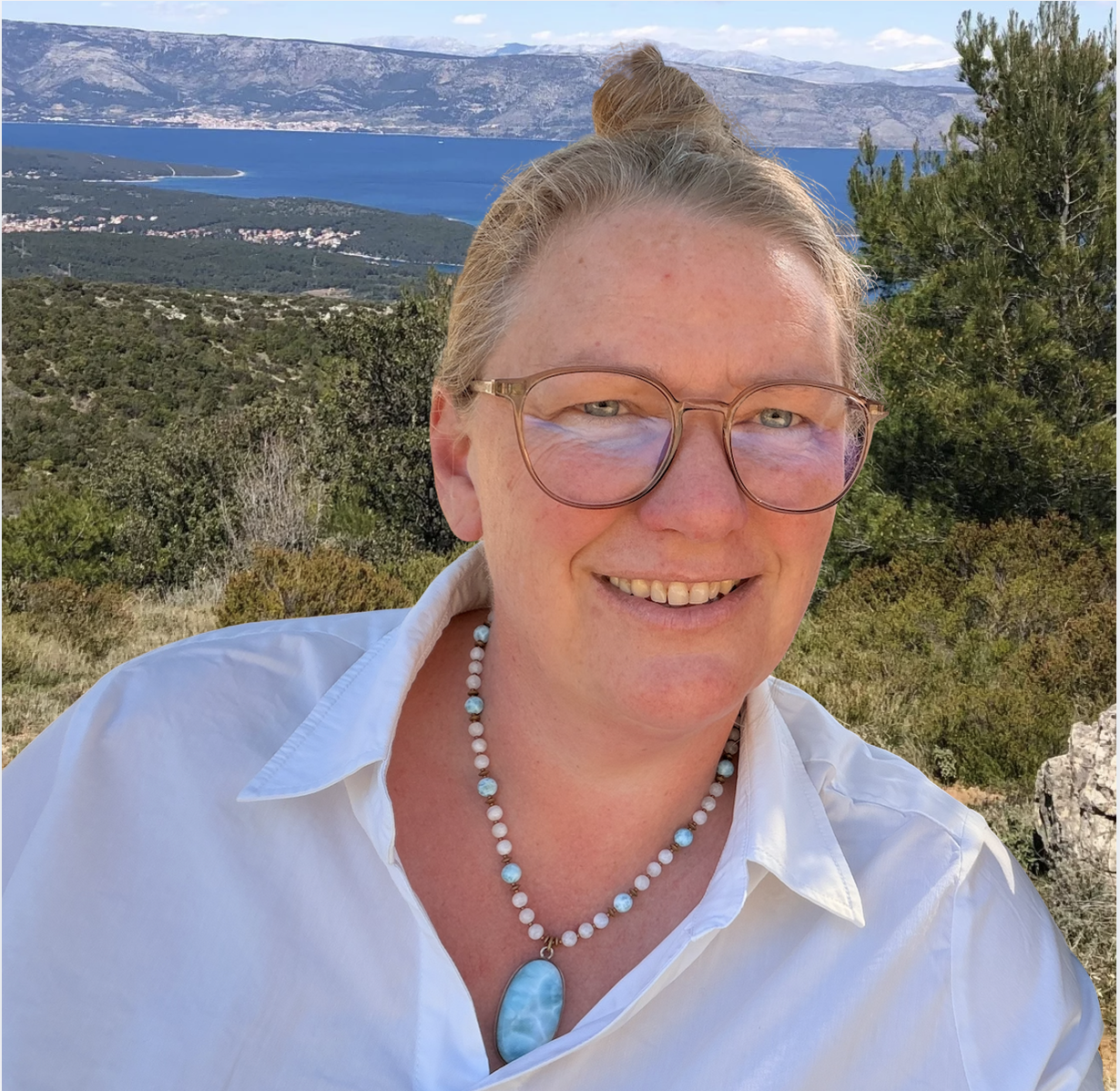 Christina Illing – Portrait im Freien, Hvar